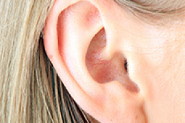 Реконструкция мочки уха с помощью филлеров 