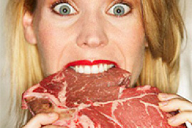 Чтобы лучше выглядеть, женщина должна есть красное мясо