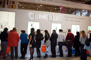 стенд Clinique