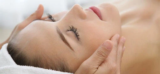 Специалист по предоставлению бытовых косметических услуг