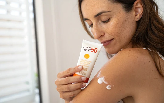 Средства с SPF50+ могут привести к дефициту витамина D