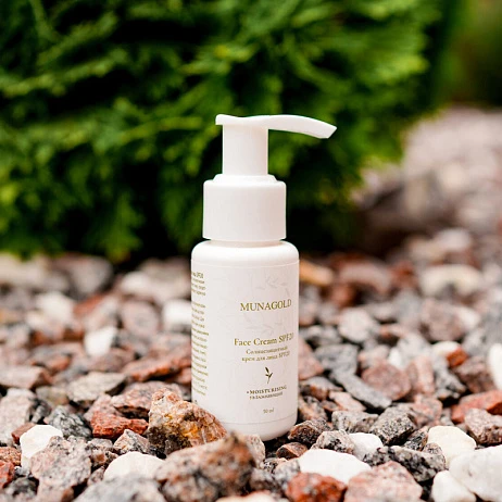 Солнцезащитный крем для лица SPF20