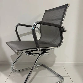 Офисное кресло