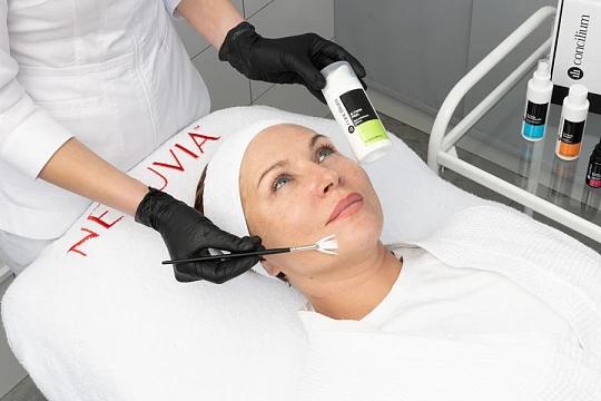 B-Twin System: пилинговая система в изменении рельефа и цвета кожи