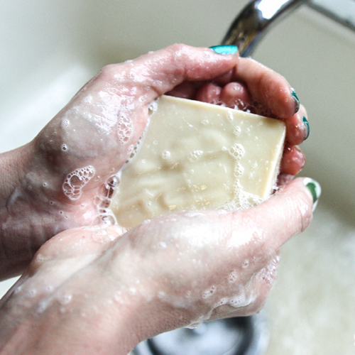 Твердое мыло может вновь стать популярным уходовым продуктом Твердое мыло может вновь стать популярным уходовым продуктом