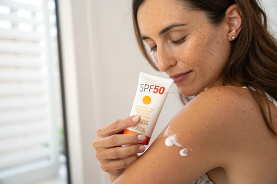 Средства с SPF50+ могут привести к дефициту витамина D